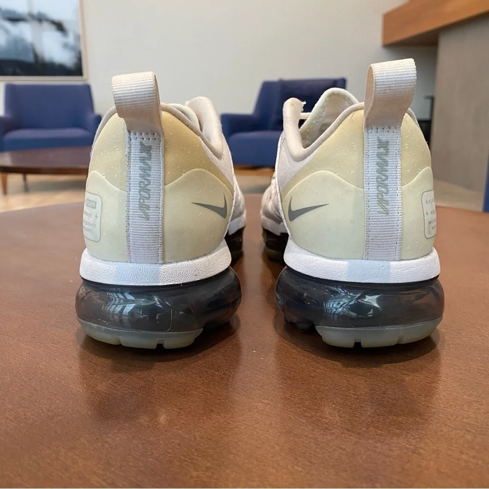 Nike Air Women’s VaporMax Run Shoes, Size 7